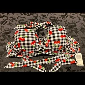 Hot Topic Retro, plus size bikini top